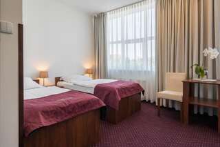 Отель Hotel Stork Бродница Двухместный номер с 1 кроватью или 2 отдельными кроватями-4