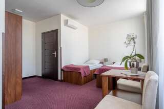 Отель Hotel Stork Бродница Двухместный номер с 1 кроватью или 2 отдельными кроватями-9