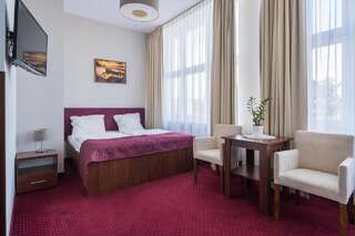 Отель Hotel Stork Бродница Двухместный номер с 1 кроватью или 2 отдельными кроватями-1